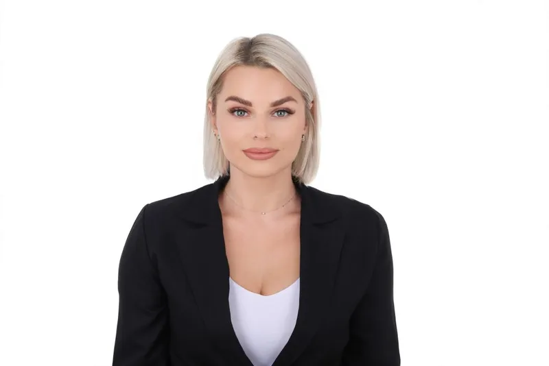 Marianna Macikova, Senior Executive Luxury Sales - Al Hamra Real Estate Development. ForSuperRich.com "The Ultra-Luxury Marketplace for the Richest"