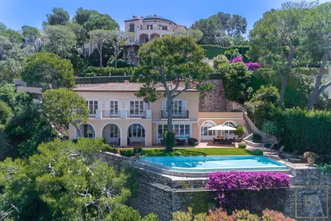 Luxury Villa direct access to the sea nice pool with sea view, 5 bedrooms in St Jean Cap Ferrat 28,250 Week rental For Super Rich Luxury Villa direct access to the sea nice pool with sea view, 5 bedrooms in St Jean Cap Ferrat 28,250 Week rental For Super Rich