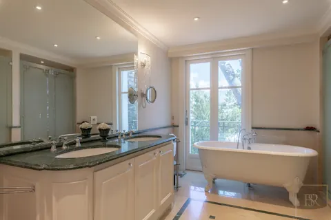 Luxury Villa direct access to the sea nice pool with sea view, 5 bedrooms in St Jean Cap Ferrat value rental For Super Rich Luxury Villa direct access to the sea nice pool with sea view, 5 bedrooms in St Jean Cap Ferrat value rental For Super Rich