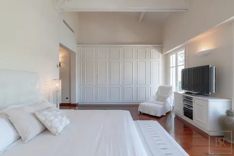 Luxury Villa direct access to the sea nice pool with sea view, 5 bedrooms in St Jean Cap Ferrat price rental For Super Rich Luxury Villa direct access to the sea nice pool with sea view, 5 bedrooms in St Jean Cap Ferrat price rental For Super Rich