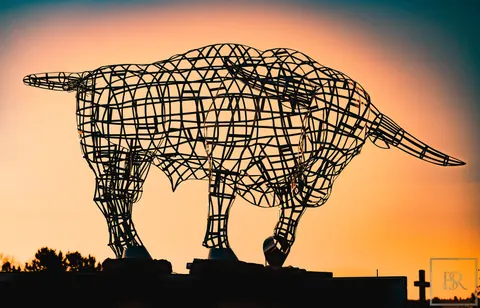 Sculpture KAHN Bull - Mathieu Isabelle Canada for sale For Super Rich