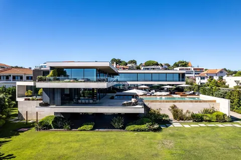 Design Villa ESTORIL, 2 Swimming pool indoor & outdoor, 5 bedrooms in Cascais