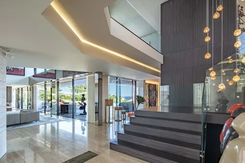 Design Villa ESTORIL, 2 Swimming pool indoor & outdoor, 5 bedrooms in Cascais Classified ads for sale For Super Rich