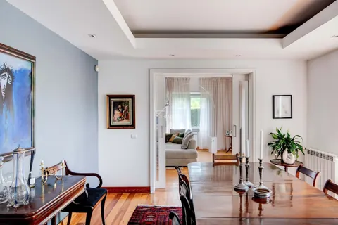 Elegant Villa Swimming pool, 7 bedrooms in Belem deal for sale For Super Rich