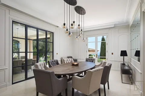 Luxury Villa Panoramic View 10mn to the Croisette, 8 bedrooms in Cannes price for sale For Super Rich