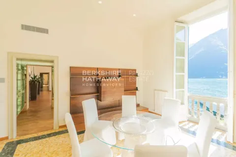 Century 19th Apartment Panoramic View, boathouse, terrace, 3 bedrooms in Como photos for sale For Super Rich