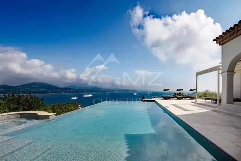 High-end Villa incredible views of the sea and the Gulf of Saint Tropez infinity pool with jets, 6 bedrooms in Gassin