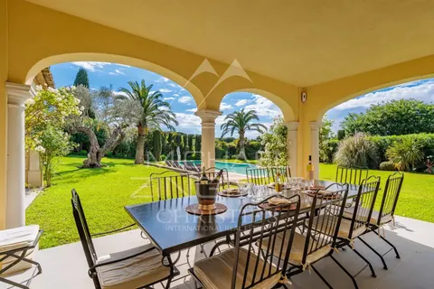 Contemporary Villa Minutes walk from Place des Lices terrace overlooking the sea, 6 bedrooms in Saint Tropez MZILOST238 rental For Super Rich
