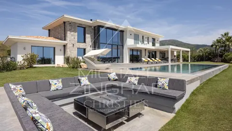 Contemporary Villa  breathtaking sea and hills views 14x4.5m mirror pool, 5 bedrooms in Roquefort Les Pins 0 rental For Super Rich