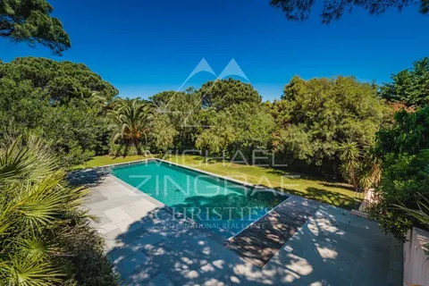 Provençal Villa Tranquility and Nature View Swimming pool, 4 bedrooms in Ramatuelle - French Riviera Used for sale For Super Rich