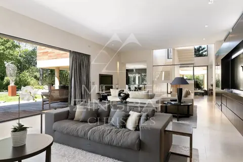 Architectural Villa Terre Blanche Golf club highly secured gate, 6 bedrooms in Fayence - French Riviera search rental For Super Rich