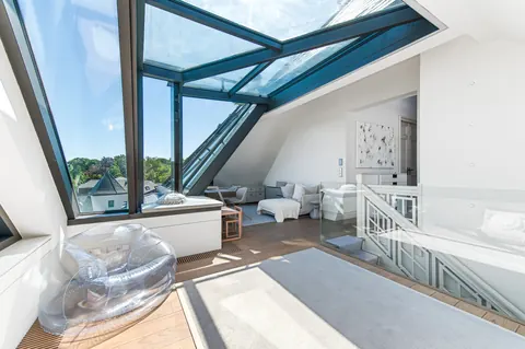 Luxury Villa Panoramic View heated outdoor pool, 5 bedrooms in Döbling value for sale For Super Rich