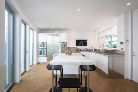 Contemporary Villa Right next to Eden Roc Heated pool with pool house, 7 bedrooms in Cap d'Antibes luxury rental For Super Rich