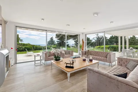 Contemporary Villa Swimming pool 5 minutes from La Croisette, 5 bedrooms in Cannes ultra luxury rental For Super Rich