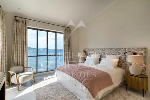 Elegant Villa Waterfront with private beach breathtaking views over the Gulf of Saint-Tropez, 6 bedrooms in Gassin value rental For Super Rich