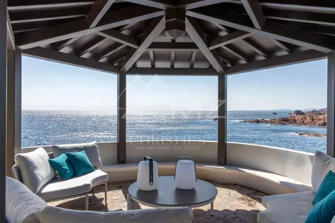 Luxury Villa Cap Roux Waterfront with 2 accesses to the sea between Cannes and Saint Raphaël, 5 bedrooms in Anthéor holiday rental For Super Rich