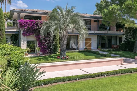 Elegant Villa Landscaped garden swimming pool and pool-house, 6 bedrooms in Cap d'Antibes ads rental For Super Rich Elegant Villa Landscaped garden swimming pool and pool-house, 6 bedrooms in Cap d'Antibes ads rental For Super Rich