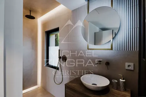 Contemporary Villa Heated infinity pool spa, jacuzzi, sauna, pizza oven and barbecue, 5 bedrooms in Mougins luxury rental For Super Rich