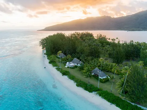 Polynesia Private island Motu Nao Nao 2 beaches, one of which is over 800m long, 25ha, 3 Bungalows bedrooms in Tahiti 8,550 Day rental For Super Rich