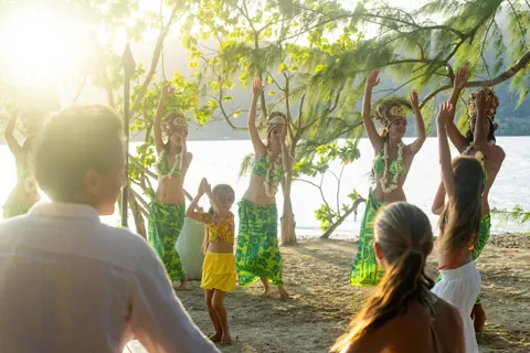 Polynesia Private island Motu Nao Nao 2 beaches, one of which is over 800m long, 25ha, 3 Bungalows bedrooms in Tahiti best rental For Super Rich
