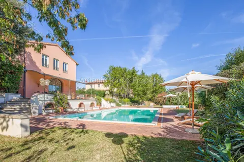 Elegant Villa Panoramic View Vineyards view, 15 bedrooms in Firenze Toscana real estate for sale For Super Rich