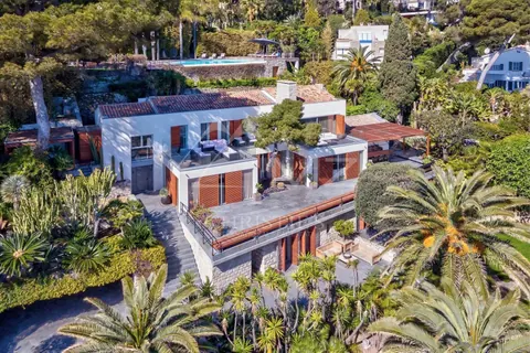 Design Villa spectacular sea views uniquely and tastefully furnished, 5 bedrooms in Roquebrune Cap Martin