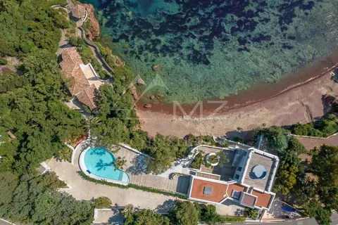 Luxury Villa Cap Roux Waterfront with 2 accesses to the sea between Cannes and Saint Raphaël, 5 bedrooms in Anthéor image rental For Super Rich