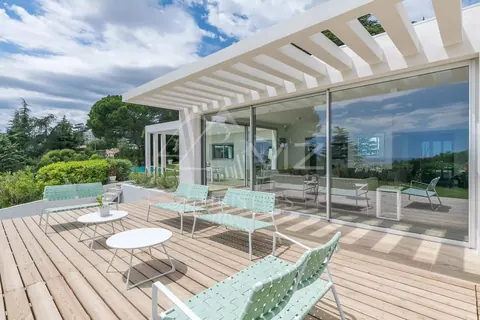 Contemporary Villa Swimming pool 5 minutes from La Croisette, 5 bedrooms in Cannes expensive rental For Super Rich