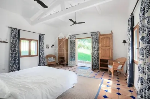 Century Villa 400 year old farm 800m away from the seaside, 7 bedrooms in Antibes - French Riviera buy for sale For Super Rich