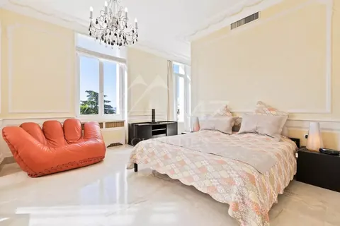 Belle époque Villa Close to town center Swimming pool 8x5m, 5 bedrooms in Cannes - French Riviera real estate rental For Super Rich