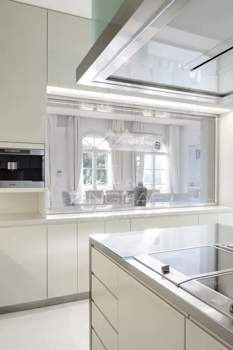 Elegant Villa Breathtaking panoramic views of sea and Monaco Cinema, Fitness, Spa, Pool, 5 bedrooms in Roquebrune Cap Martin buy for sale For Super Rich