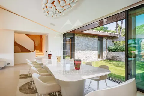 Modern Villa Near Tahiti beach swimming pool with pool house, bar, gym, 6 bedrooms in Ramatuelle - French Riviera vacation rental For Super Rich