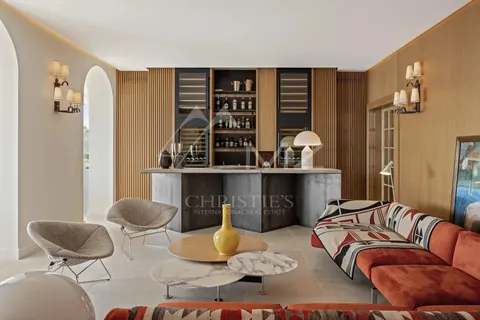 Elegant House Built in 1928 hill of Californie, sea view, 18 bedrooms in Cannes search rental For Super Rich