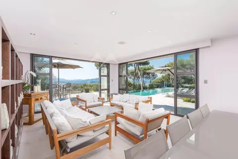 Modern Villa La  Californie Mediterranean Sea view, 8 bedrooms in Cannes search rental For Super Rich