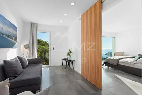 Design Villa cliffside with breathtaking views of the sea open terrace with jacuzzi, 5 bedrooms in Villefranche Sur Mer best rental For Super Rich Design Villa cliffside with breathtaking views of the sea open terrace with jacuzzi, 5 bedrooms in Villefranche Sur Mer best rental For Super Rich