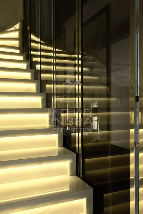 Elegant Villa Breathtaking panoramic views of sea and Monaco Cinema, Fitness, Spa, Pool, 5 bedrooms in Roquebrune Cap Martin search for sale For Super Rich