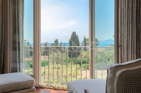 Century Villa 400 year old farm 800m away from the seaside, 7 bedrooms in Antibes - French Riviera price for sale For Super Rich