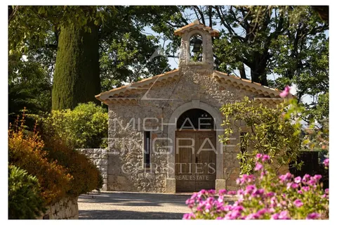 Bastide Villa Built 1920 hillside panoramic view of the sea and the Esterel mountains, 13 bedrooms in Mougins - French Riviera best for sale For Super Rich