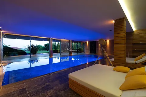 Design Villa ESTORIL, 2 Swimming pool indoor & outdoor, 5 bedrooms in Cascais unique for sale For Super Rich
