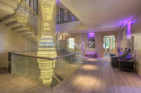 Luxury Villa Exceptional Californie 25 m swimming pool, Jacuzzi for 8 people, 8 bedrooms in Cannes property rental For Super Rich