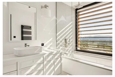 Architectural Villa Breathtaking panoramic views, hills and sunsets Tennis court, 7 bedrooms in Mougins - French Riviera search for sale For Super Rich