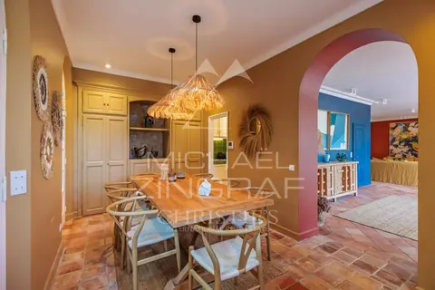 Country Villa Unique waterfront 5mn walk from the town centre, 10 bedrooms in Saint Tropez search rental For Super Rich