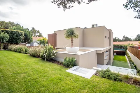 Minimalism Villa Swimming pool, 5 bedrooms in Cascais deal for sale For Super Rich