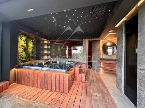 Contemporary Villa Heated infinity pool spa, jacuzzi, sauna, pizza oven and barbecue, 5 bedrooms in Mougins ultra luxury rental For Super Rich
