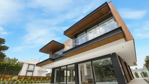 Contemporary Villa swimming pool, garden near Quinta da Marinha, Guincho Beach, 6 bedrooms in Cascais TAPT01-1384_MM_MLS 668179 for sale For Super Rich