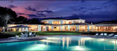 Luxury Villa splendid panoramic sea view & Lérins Islands 3 heated swimming pools, tennis court, 17 bedrooms in Frejus