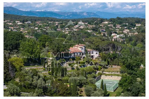 Bastide Villa Built 1920 hillside panoramic view of the sea and the Esterel mountains, 13 bedrooms in Mougins - French Riviera Used for sale For Super Rich