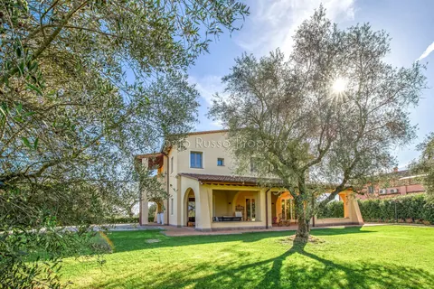 Elegant Villa Panoramic View Vineyards view, 15 bedrooms in Firenze Toscana ads for sale For Super Rich