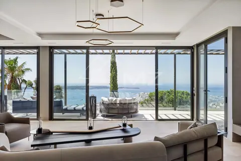 Contemporary Villa Heated swimming pool Land 1800m², 6 bedrooms in Cannes price rental For Super Rich