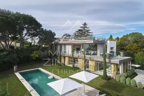 Modern Villa in city center Heated swimming pool 14x5m, 5 bedrooms in Cap d'Antibes 0 rental For Super Rich